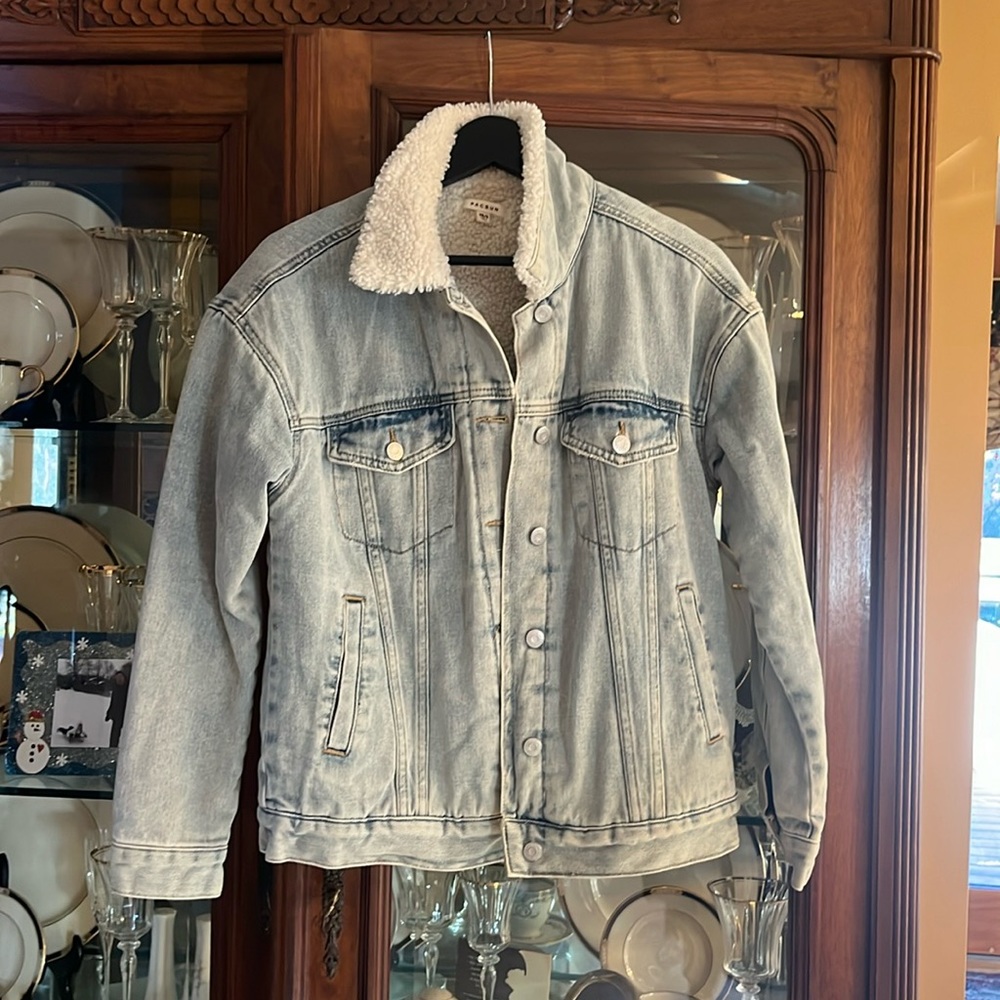 PACSUN Denium Jean Jacket size xs/s with soft fuzzy Sherpa lining - unisex